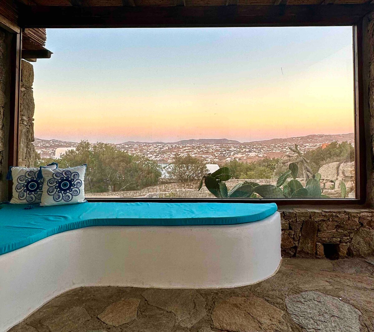 Villa Ruffi Mykonos, zona pranzo all'aperto
